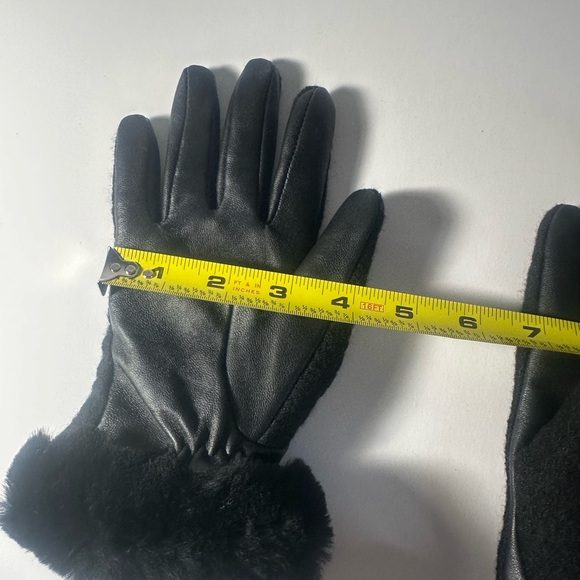 UGG Leather Palm & Faux Fur Cuff Gloves Women’s Large (Fit Small) Black Winter - Picture 5 of 6